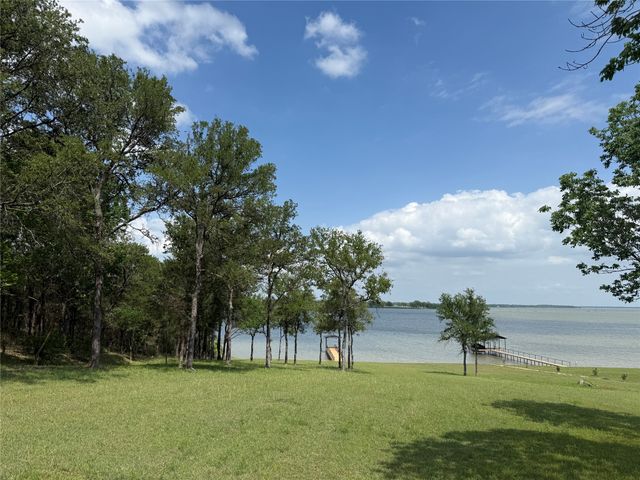 401 Meandering Way, Corsicana, TX 75109