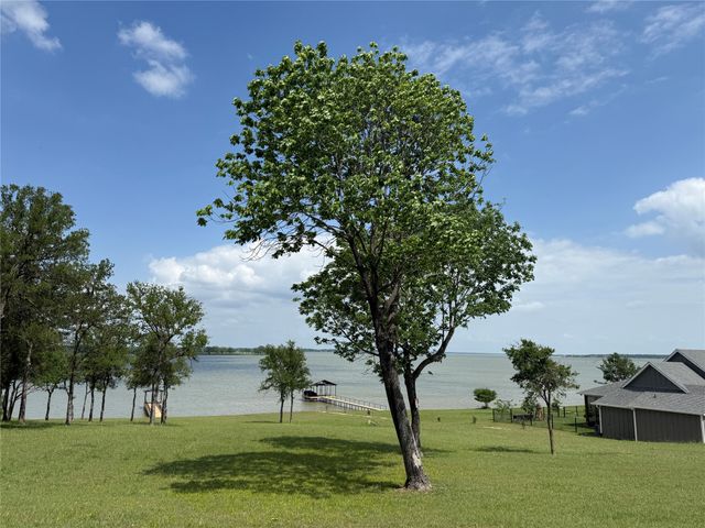401 Meandering Way, Corsicana, TX 75109