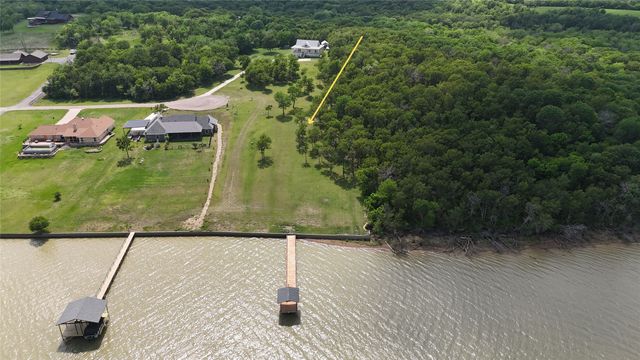 401 Meandering Way, Corsicana, TX 75109