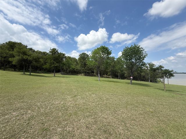 401 Meandering Way, Corsicana, TX 75109