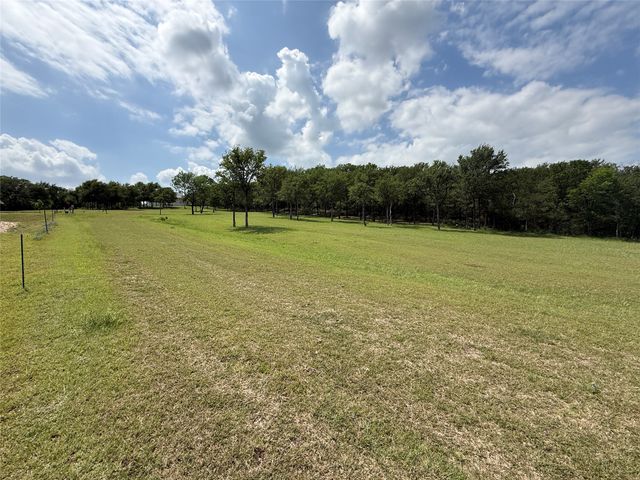 401 Meandering Way, Corsicana, TX 75109