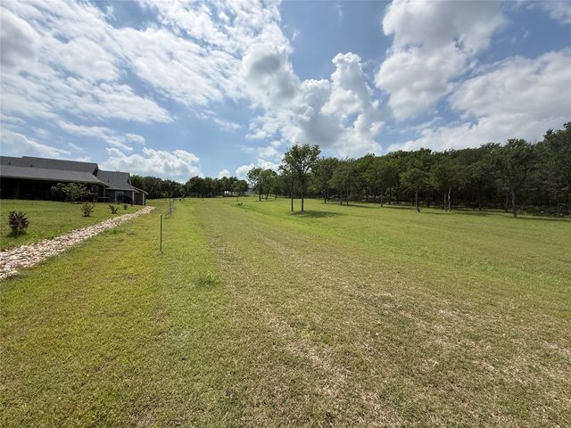 401 Meandering Way, Corsicana, TX 75109