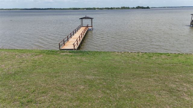 401 Meandering Way, Corsicana, TX 75109