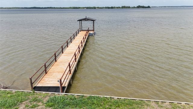 401 Meandering Way, Corsicana, TX 75109