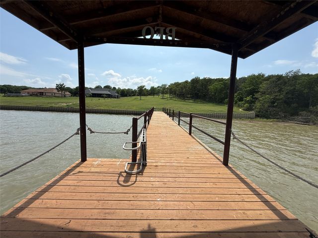 401 Meandering Way, Corsicana, TX 75109