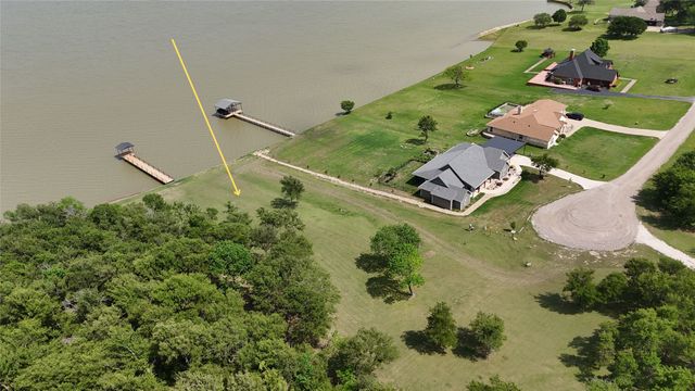 401 Meandering Way, Corsicana, TX 75109