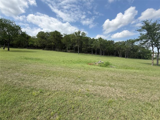 401 Meandering Way, Corsicana, TX 75109
