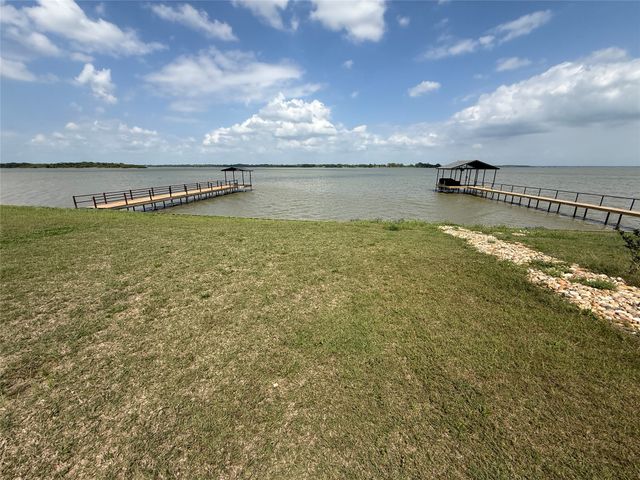 401 Meandering Way, Corsicana, TX 75109
