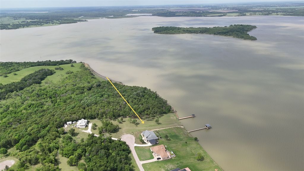 401 Meandering Way, Corsicana, TX 75109