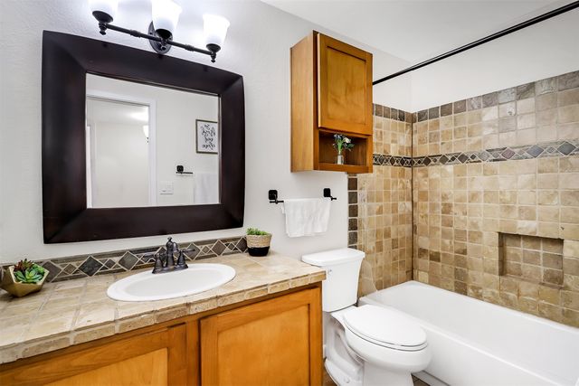 2501 W Zia Road 1-202, Santa Fe, NM 87505