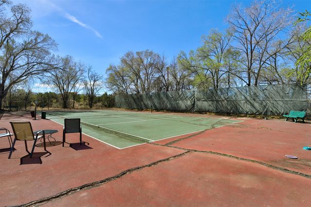 2501 W Zia Road 1-202, Santa Fe, NM 87505