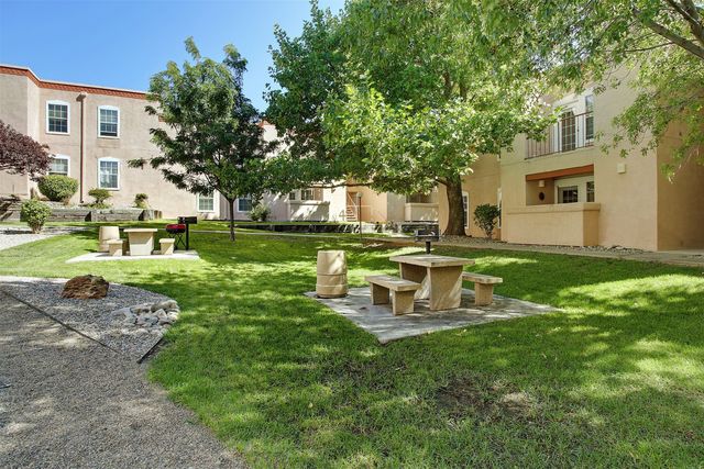 2501 W Zia Road 1-202, Santa Fe, NM 87505