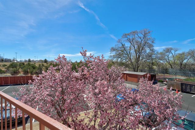 2501 W Zia Road 1-202, Santa Fe, NM 87505