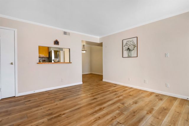 2501 W Zia Road 1-202, Santa Fe, NM 87505