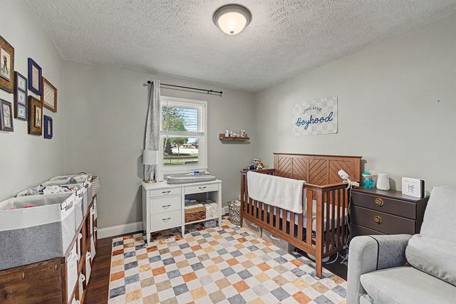 2814 Linda Ln, Salina, KS 67401