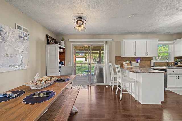 2814 Linda Ln, Salina, KS 67401
