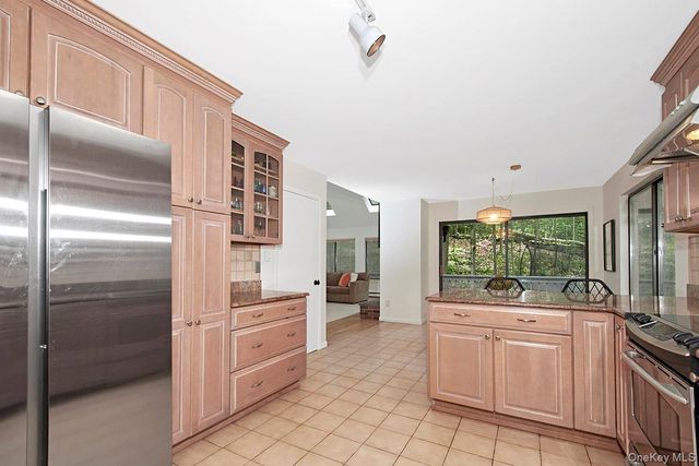 10 Bisbee Lane, South Salem, NY 10590