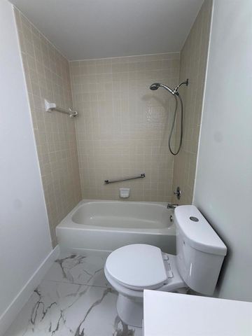 817 Sky Pine Way H, Greenacres, FL 33415