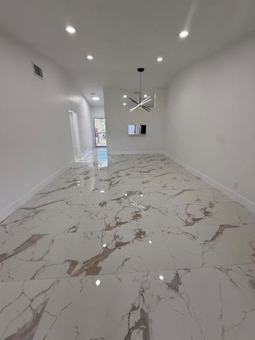 817 Sky Pine Way H, Greenacres, FL 33415