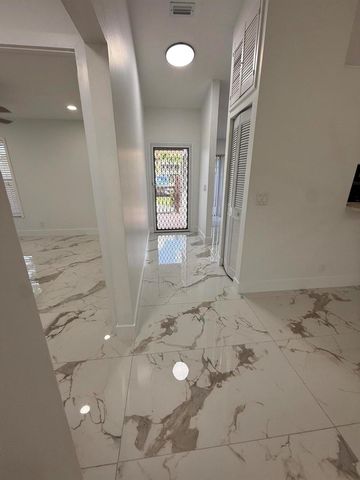 817 Sky Pine Way H, Greenacres, FL 33415