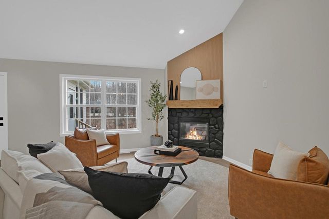 88 King Oak COURT, Random Lake, WI 53075