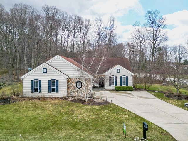 88 King Oak COURT, Random Lake, WI 53075