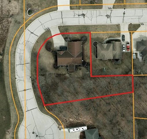 88 King Oak COURT, Random Lake, WI 53075