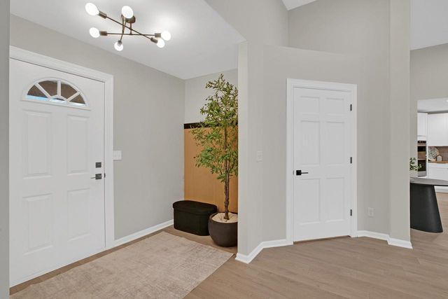 88 King Oak COURT, Random Lake, WI 53075