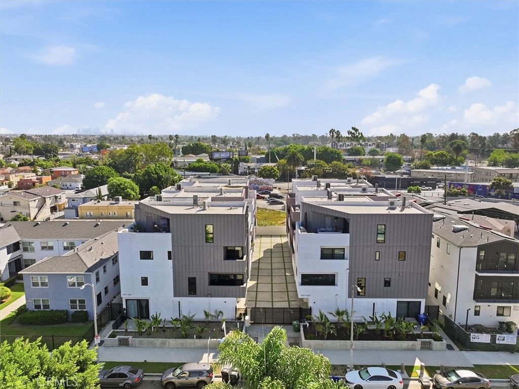 5626 W Murray, Los Angeles, CA 90016 — exterior