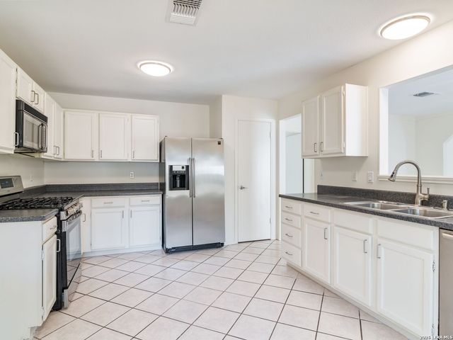 5934 Woodridge Cove, San Antonio, TX 78249