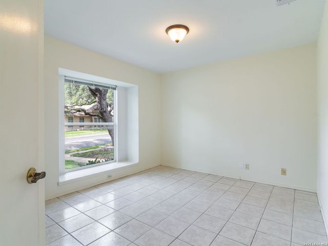 5934 Woodridge Cove, San Antonio, TX 78249