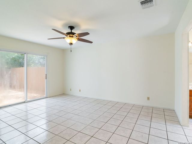 5934 Woodridge Cove, San Antonio, TX 78249