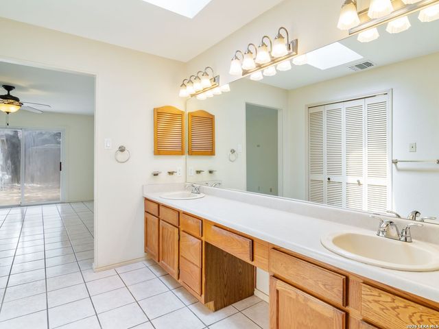 5934 Woodridge Cove, San Antonio, TX 78249