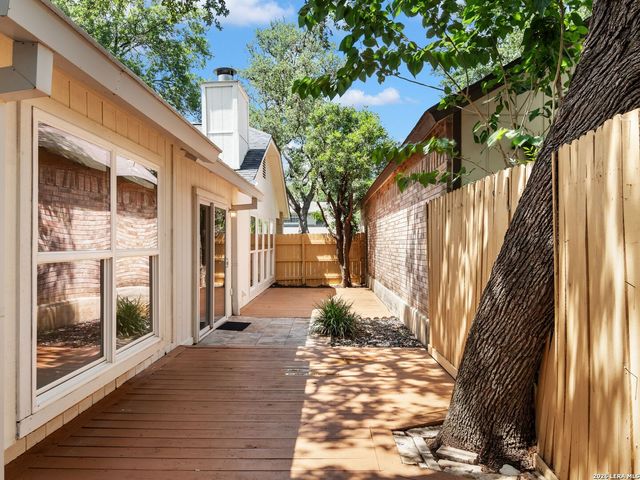 5934 Woodridge Cove, San Antonio, TX 78249