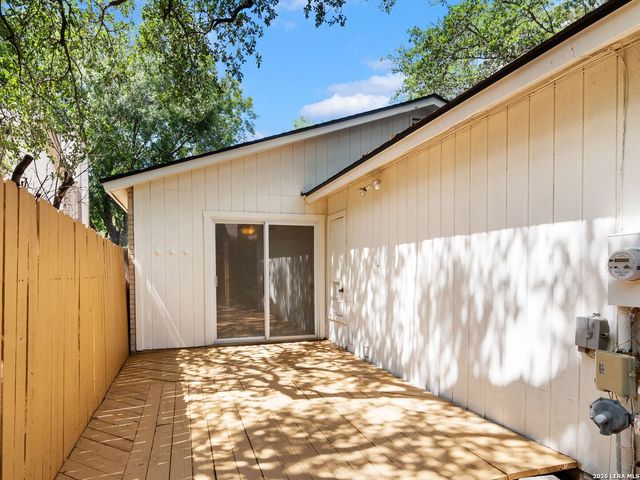 5934 Woodridge Cove, San Antonio, TX 78249
