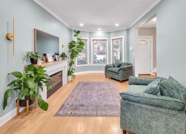 524 Highland Avenue, Oak Park, IL 60304