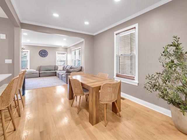 524 Highland Avenue, Oak Park, IL 60304