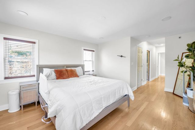 524 Highland Avenue, Oak Park, IL 60304