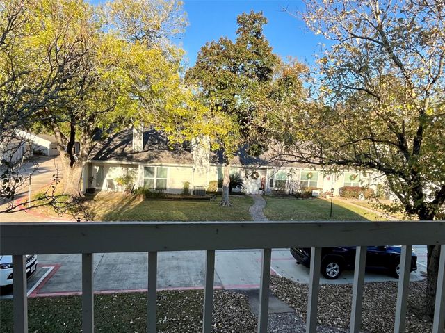 19 Hideaway Drive, Friendswood, TX 77546