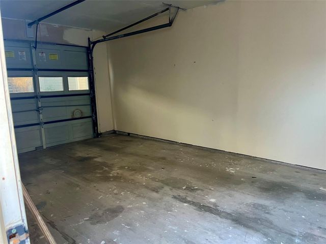 19 Hideaway Drive, Friendswood, TX 77546