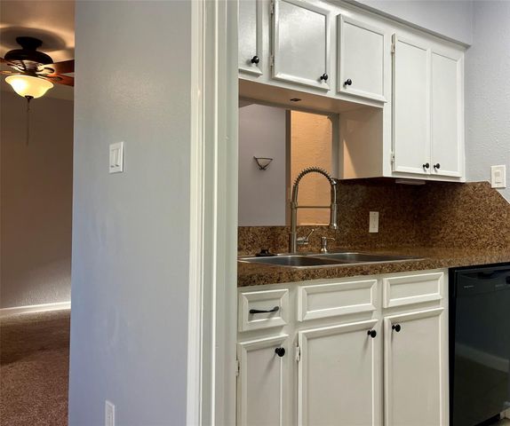 19 Hideaway Drive, Friendswood, TX 77546