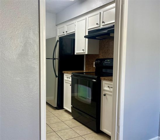 19 Hideaway Drive, Friendswood, TX 77546