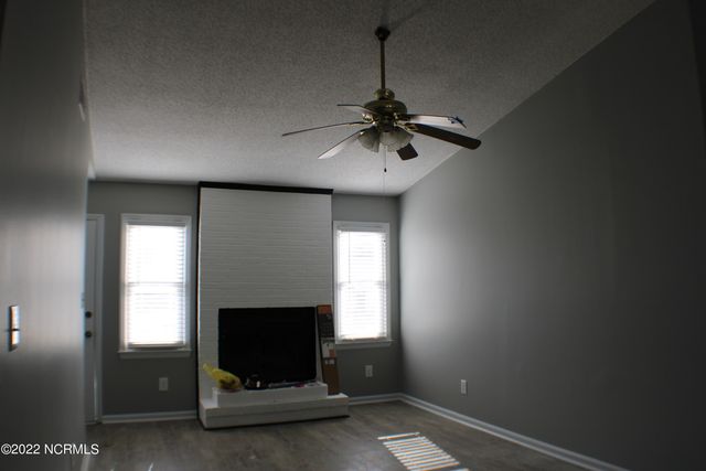 107 Hickory Grove Drive, Jacksonville, NC 28546