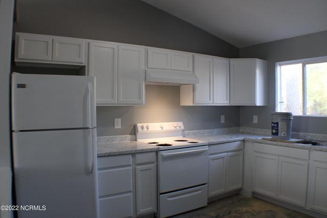 107 Hickory Grove Drive, Jacksonville, NC 28546
