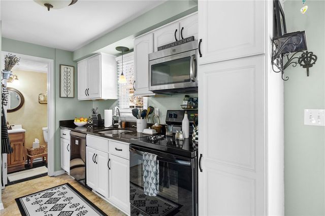 35 Summit Knolls Drive, Webster, NY 14580