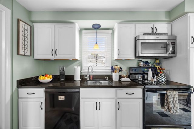 35 Summit Knolls Drive, Webster, NY 14580