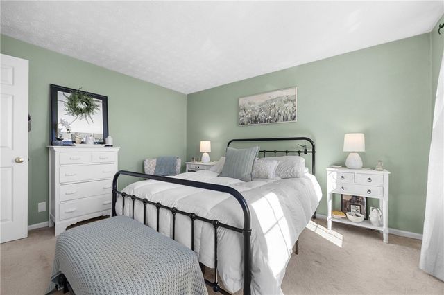 35 Summit Knolls Drive, Webster, NY 14580