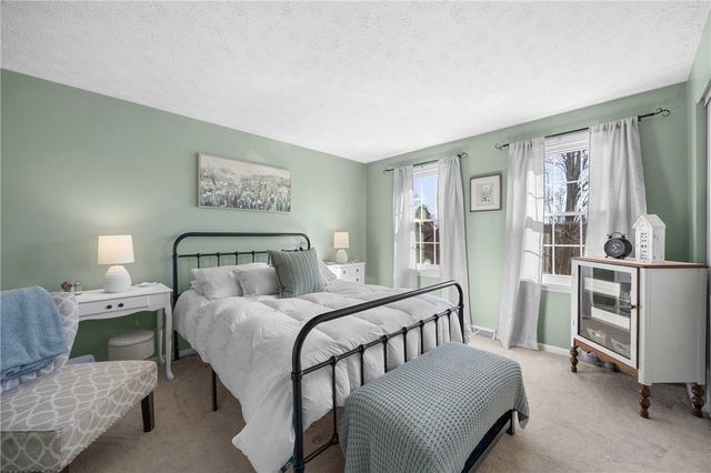 35 Summit Knolls Drive, Webster, NY 14580