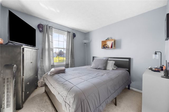 35 Summit Knolls Drive, Webster, NY 14580