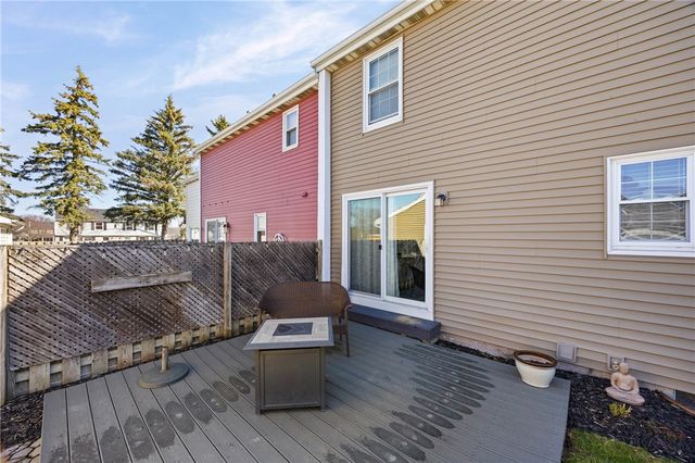 35 Summit Knolls Drive, Webster, NY 14580